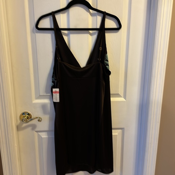 NWT Embroidered Nightgown - Picture 2 of 3